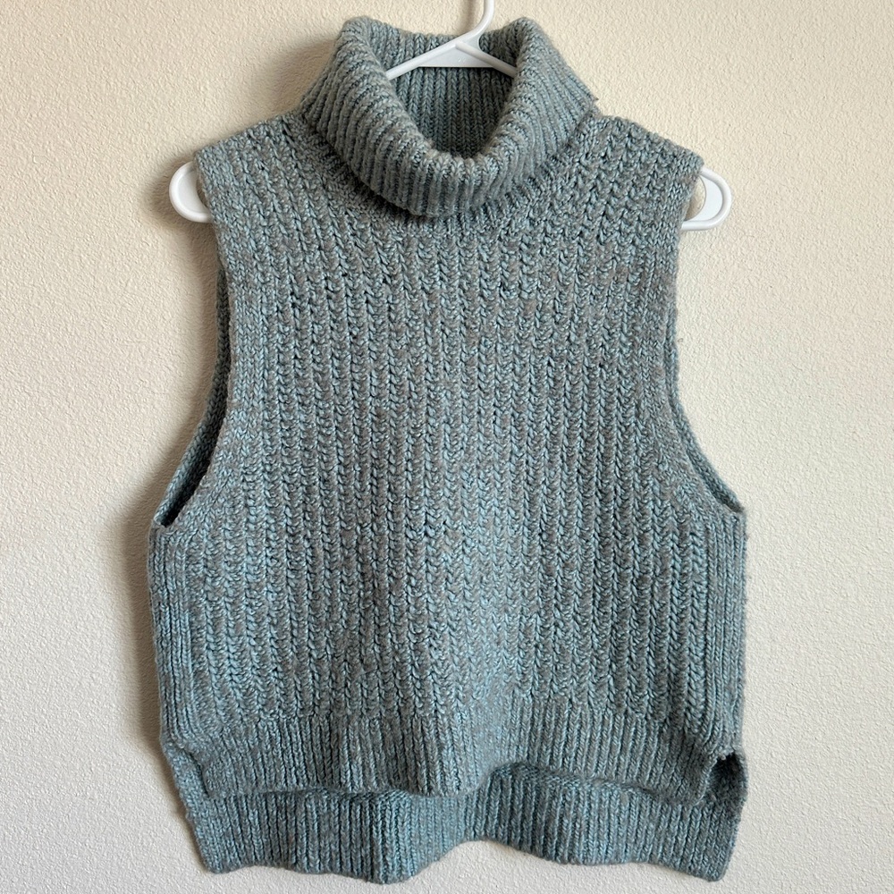 Banana Republic blue gray turtleneck knit sweater vest